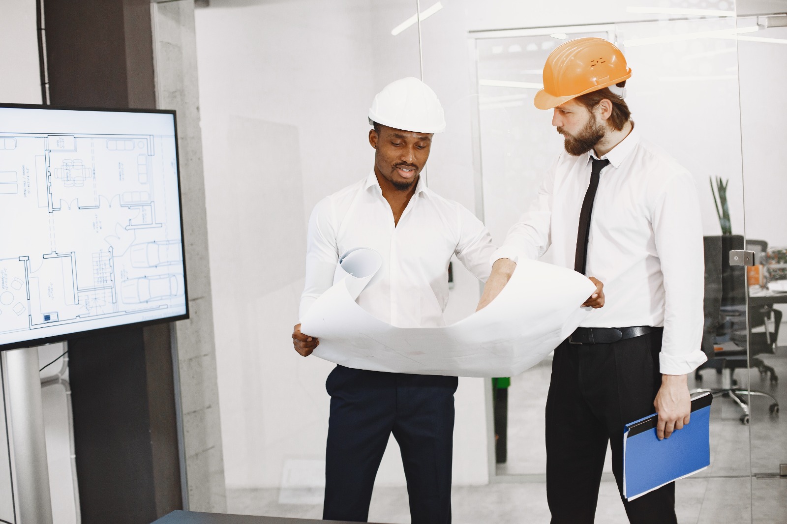 The Guide to Effectively Managing Large-Scale Construction Projects ...