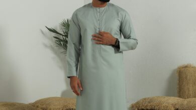 The Elegance and Versatility of Emirati Thobes